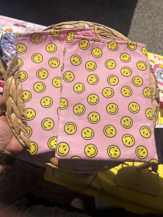 😊Happy face book sleeve 😊